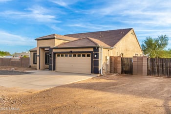 1939 Primrose Pa, Phoenix, AZ 85086