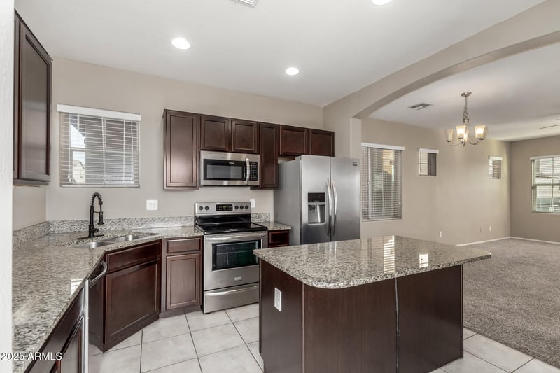 1940 77th Dr, Phoenix, AZ 85035