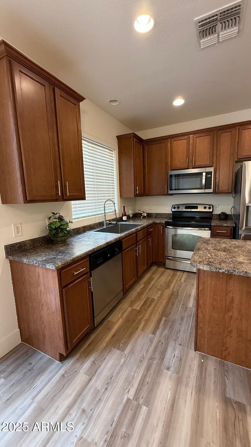 1940 N 77th Glen, Phoenix, AZ 85035