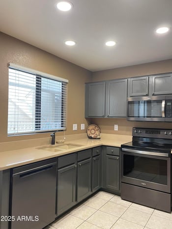19400 Westbrook Pw #216, Peoria, AZ 85382