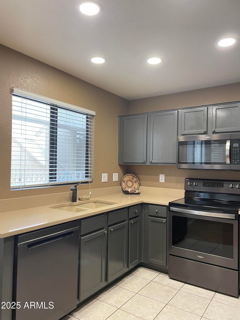 19400 Westbrook Pw #216, Peoria, AZ 85382