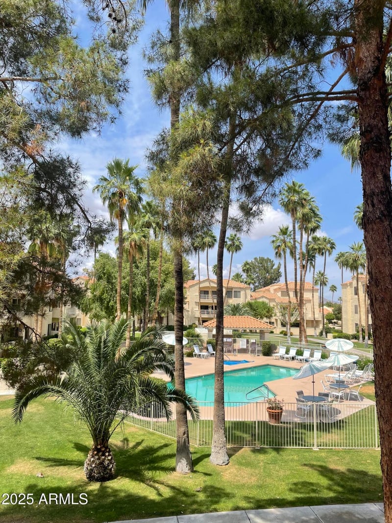 19400 Westbrook Pw #216, Peoria, AZ 85382