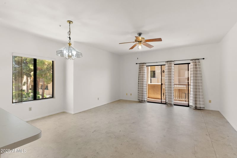 19400 Westbrook Pw #220, Peoria, AZ 85382