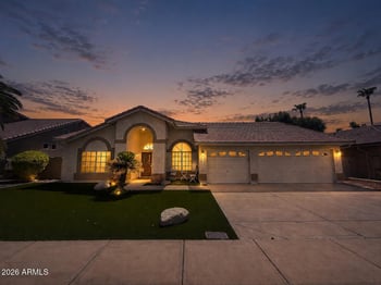 19407 67th Dr, Glendale, AZ 85308