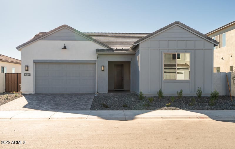 1941 Empeltre Rd, San Tan Valley, AZ 85140