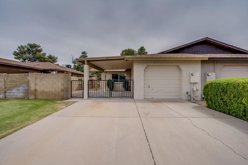1941 E Inverness Cir, Mesa, AZ 85204
