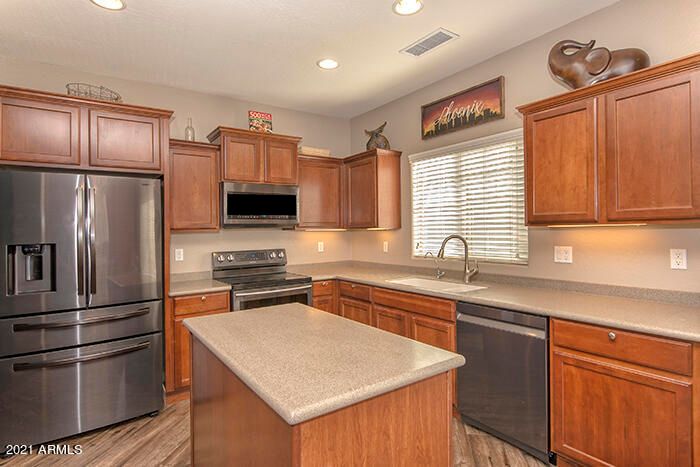 1941 W Davis Rd, Phoenix, AZ 85023