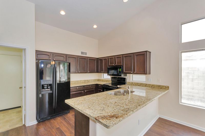 19414 N 37th Pl, Phoenix, AZ 85050