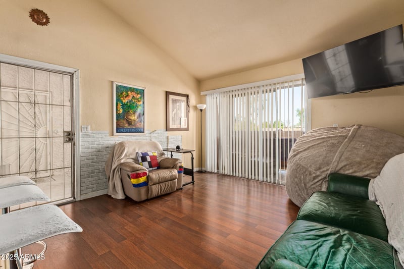 1942 Emerson -- #202, Mesa, AZ 85210