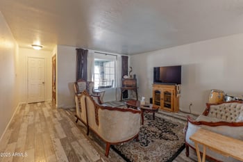 1942 Kristal Way, Phoenix, AZ 85027