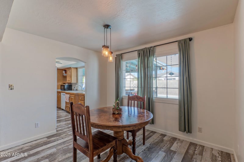 1942 Kristal Way, Phoenix, AZ 85027
