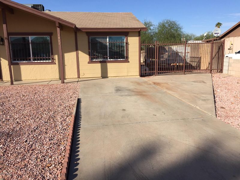 1942 N 69th Ave, Phoenix, AZ 85035