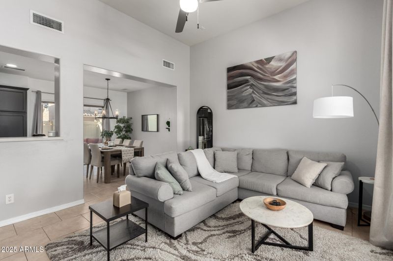 1942 W Davis Rd, Phoenix, AZ 85023