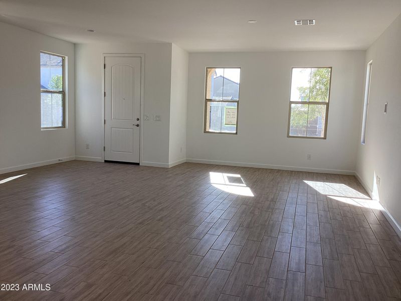 1942 W Lariat Ln, Phoenix, AZ 85085
