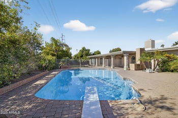 1943 Diamond Dr, Tempe, AZ 85283