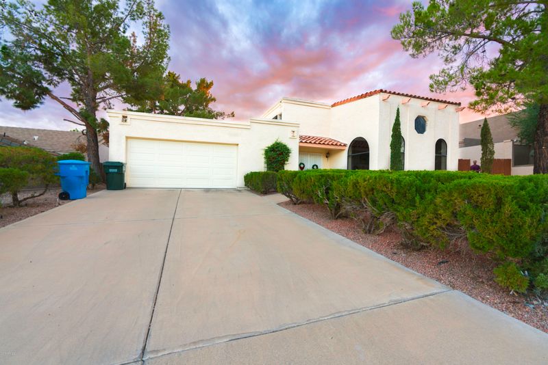 1943 E Hillery Dr, Phoenix, AZ 85022