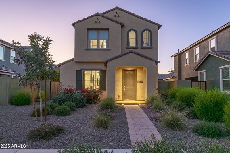 1943 Lariat Ln, Phoenix, AZ 85085