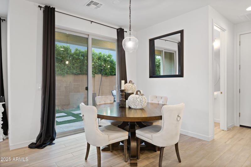 1943 Lariat Ln, Phoenix, AZ 85085