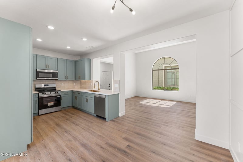 1943 W Davis Rd, Phoenix, AZ 85023
