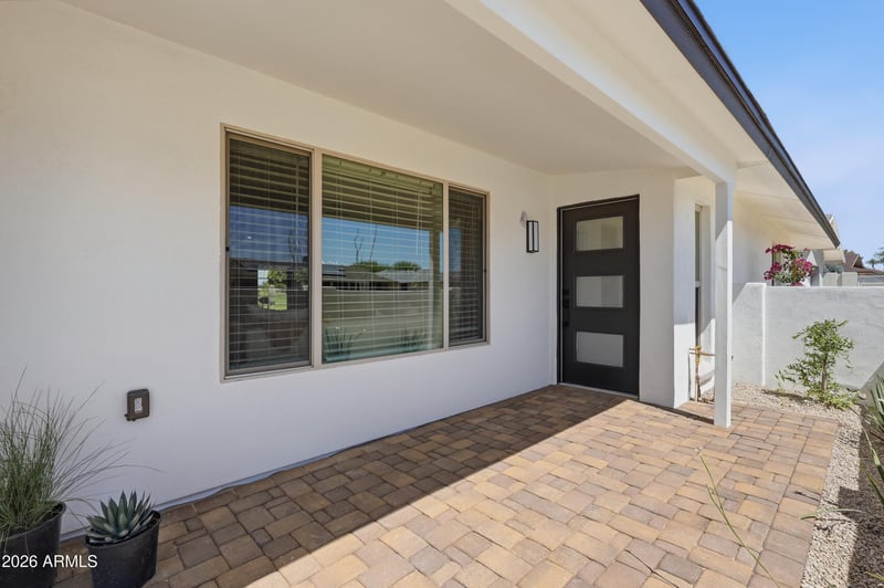 19430 N Willowcreek Cir, Sun City, AZ 85373