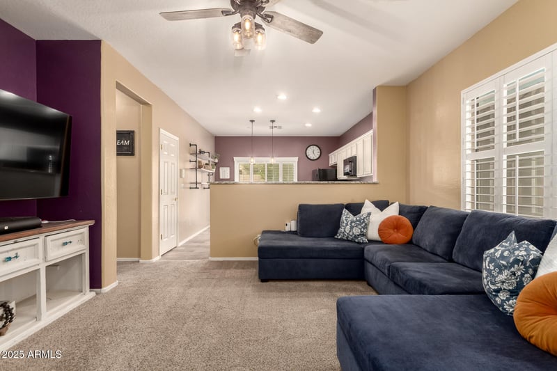1944 Hemingway Ln, Phoenix, AZ 85086
