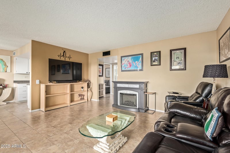 19446 Star Ridge Dr, Sun City West, AZ 85375