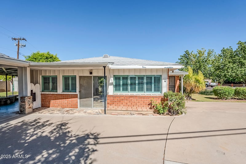 1945 Solano Dr, Phoenix, AZ 85016