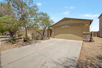 1946 Silversmith Trl, San Tan Valley, AZ 85143