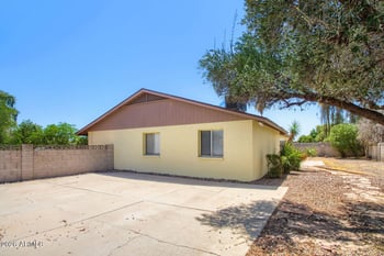 1946 Kerry Ln, Phoenix, AZ 85027