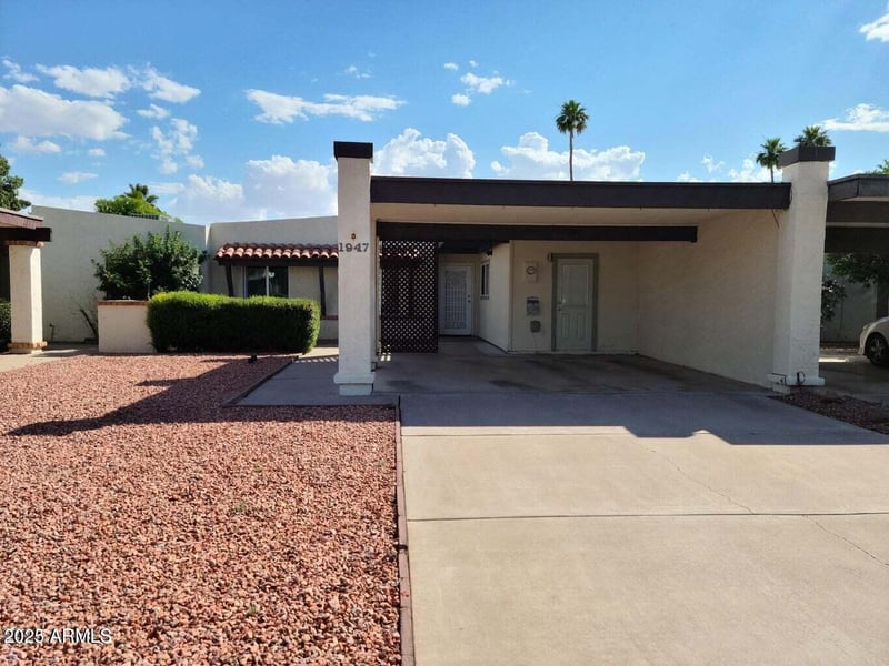 1947 Del Sur Dr, Tempe, AZ 85283