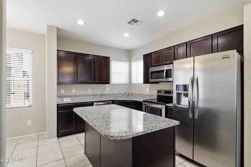 1947 77th Glen, Phoenix, AZ 85035