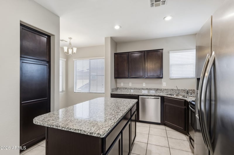 1947 N 77th Glen, Phoenix, AZ 85035