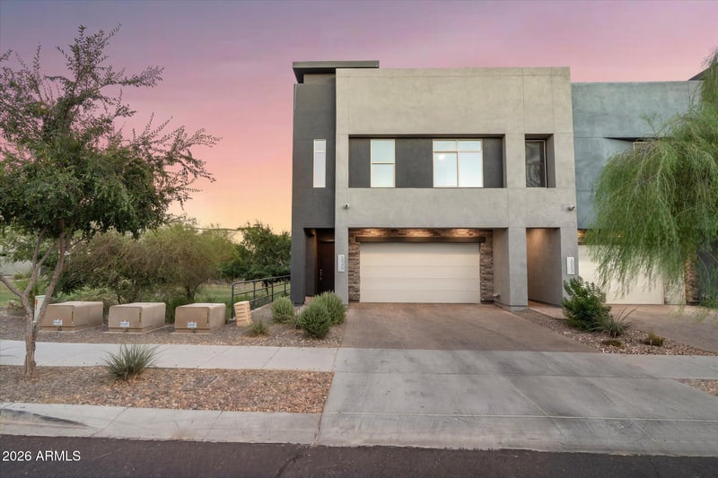 1949 W Kinfield Trl, Phoenix, AZ 85085