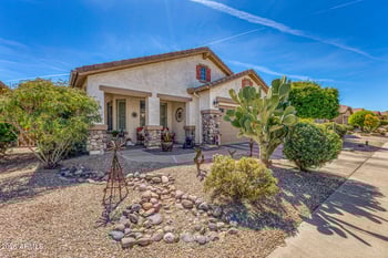 195 Twin Peaks Pw, San Tan Valley, AZ 85143