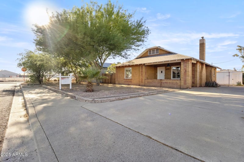 1950 Palm Ln, Phoenix, AZ 85009