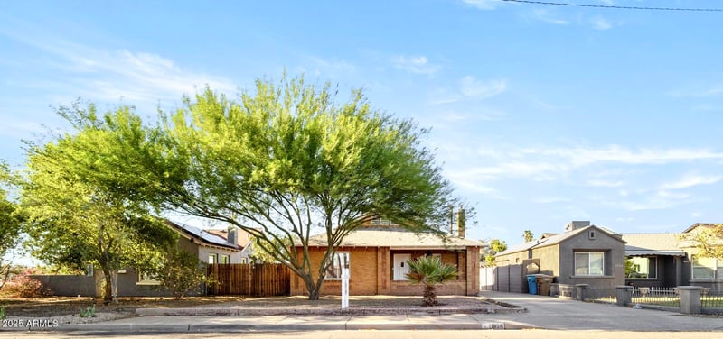 1950 Palm Ln, Phoenix, AZ 85009