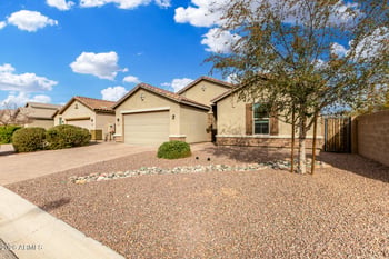 1950 Larissa Ln, San Tan Valley, AZ 85144