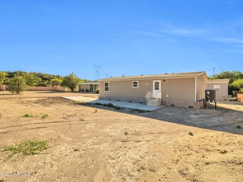 19500 Gregory St #16, Black Canyon City, AZ 85324