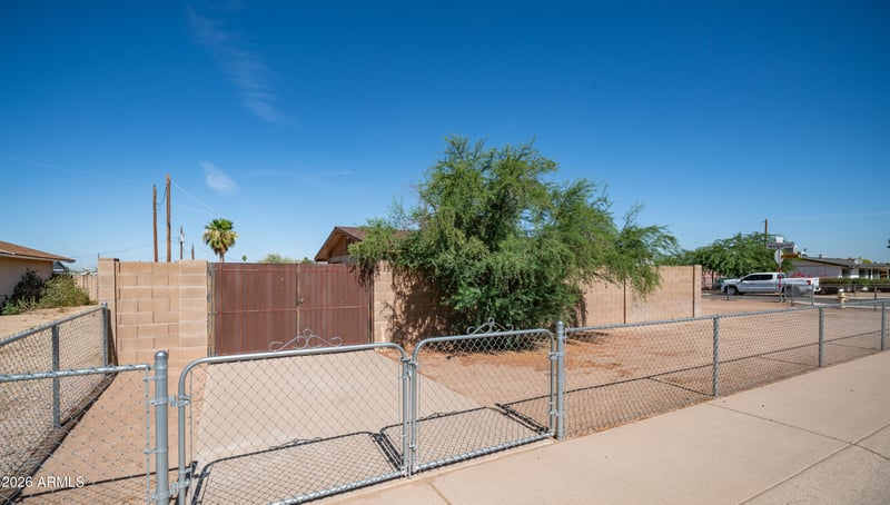 1951 E Marguerite Ave, Phoenix, AZ 85040