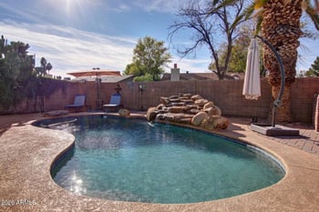 1951 Oxford Dr, Tempe, AZ 85283