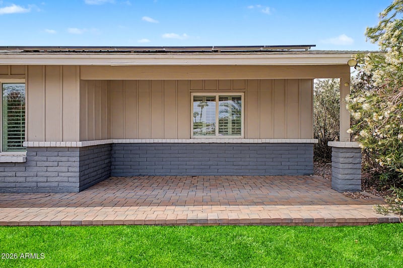 1951 Oxford Dr, Tempe, AZ 85283