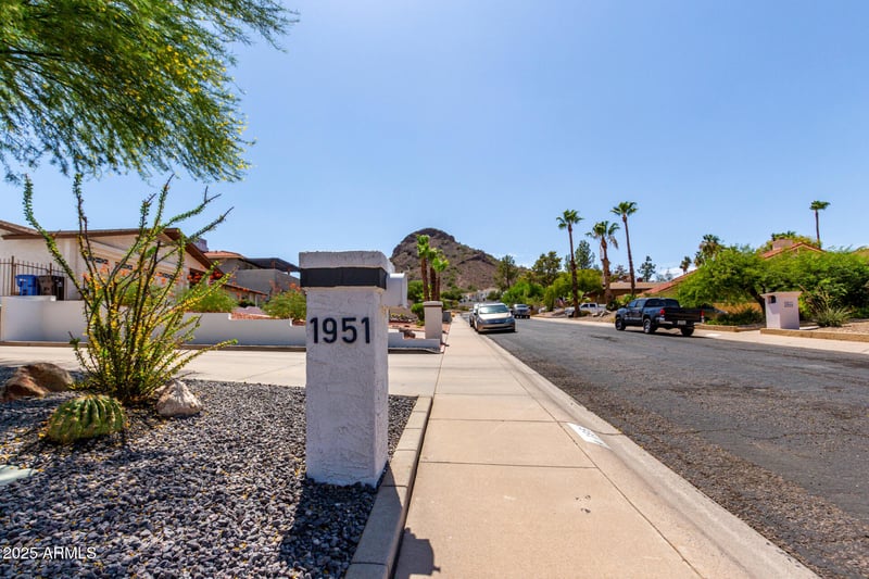 1951 Janice Way, Phoenix, AZ 85022