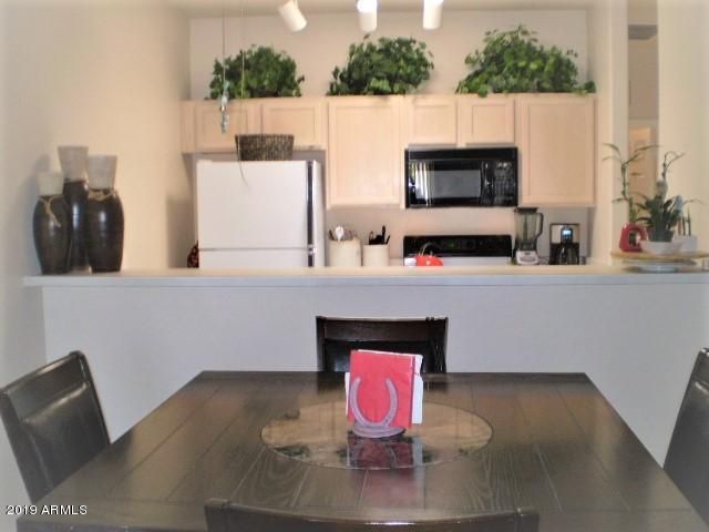 1951 N 64th St #11, Mesa, AZ 85205