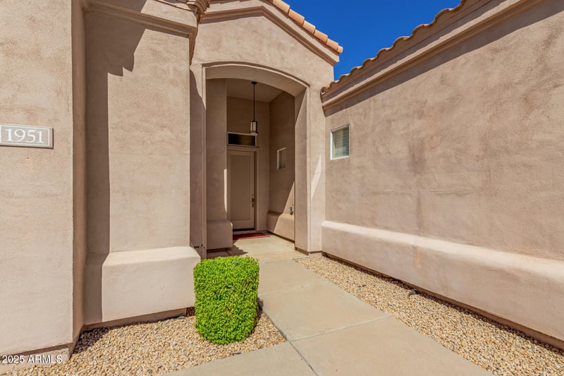 1951 Peninsula Cir, Chandler, AZ 85248