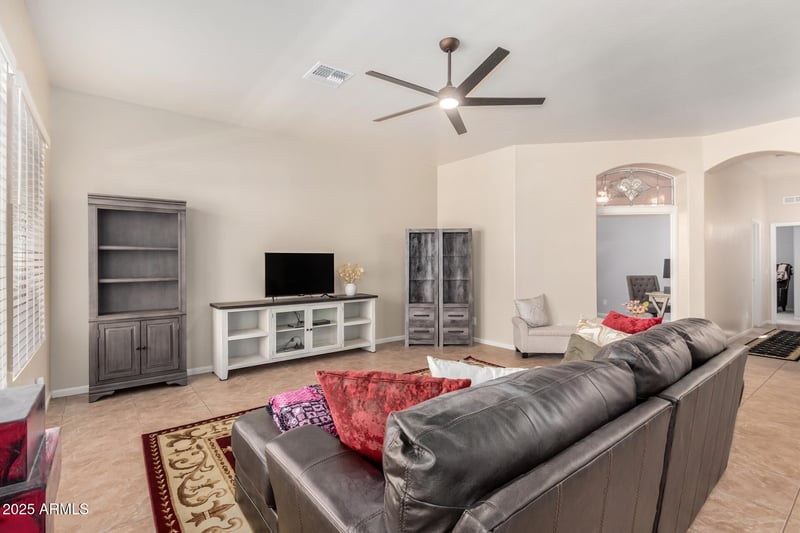 1951 Peninsula Cir, Chandler, AZ 85248