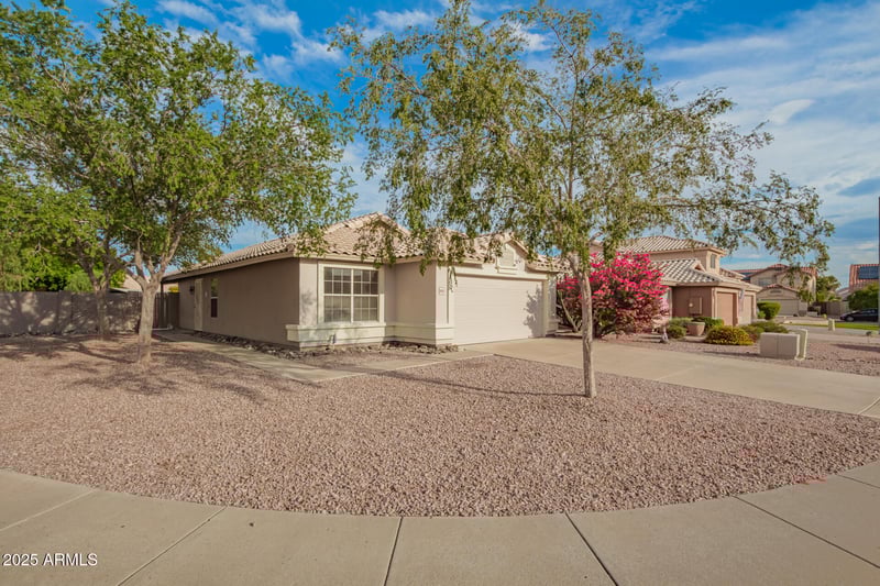 19519 53rd Dr, Glendale, AZ 85308