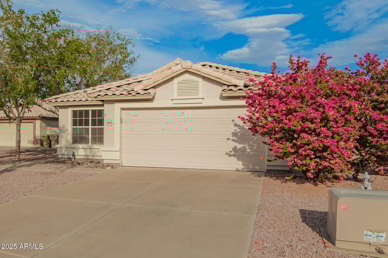 19519 53rd Dr, Glendale, AZ 85308