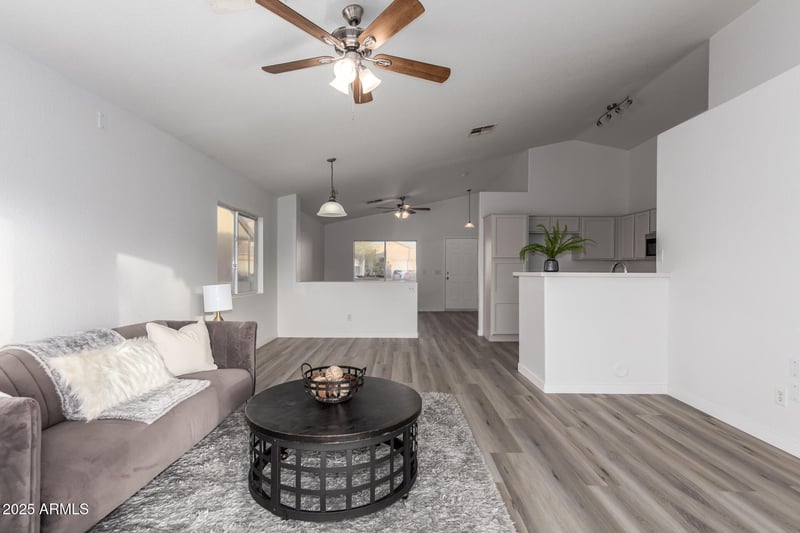 1952 103rd Dr, Avondale, AZ 85392