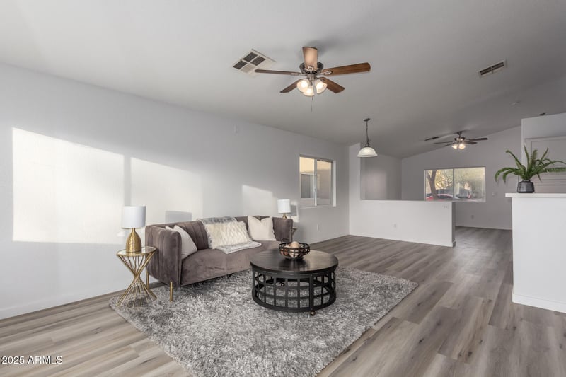 1952 103rd Dr, Avondale, AZ 85392
