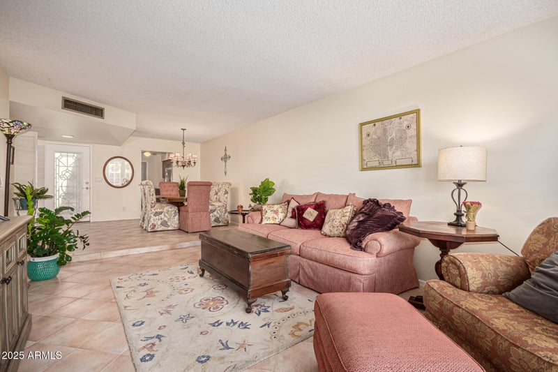 1952 Oxford Dr, Tempe, AZ 85283